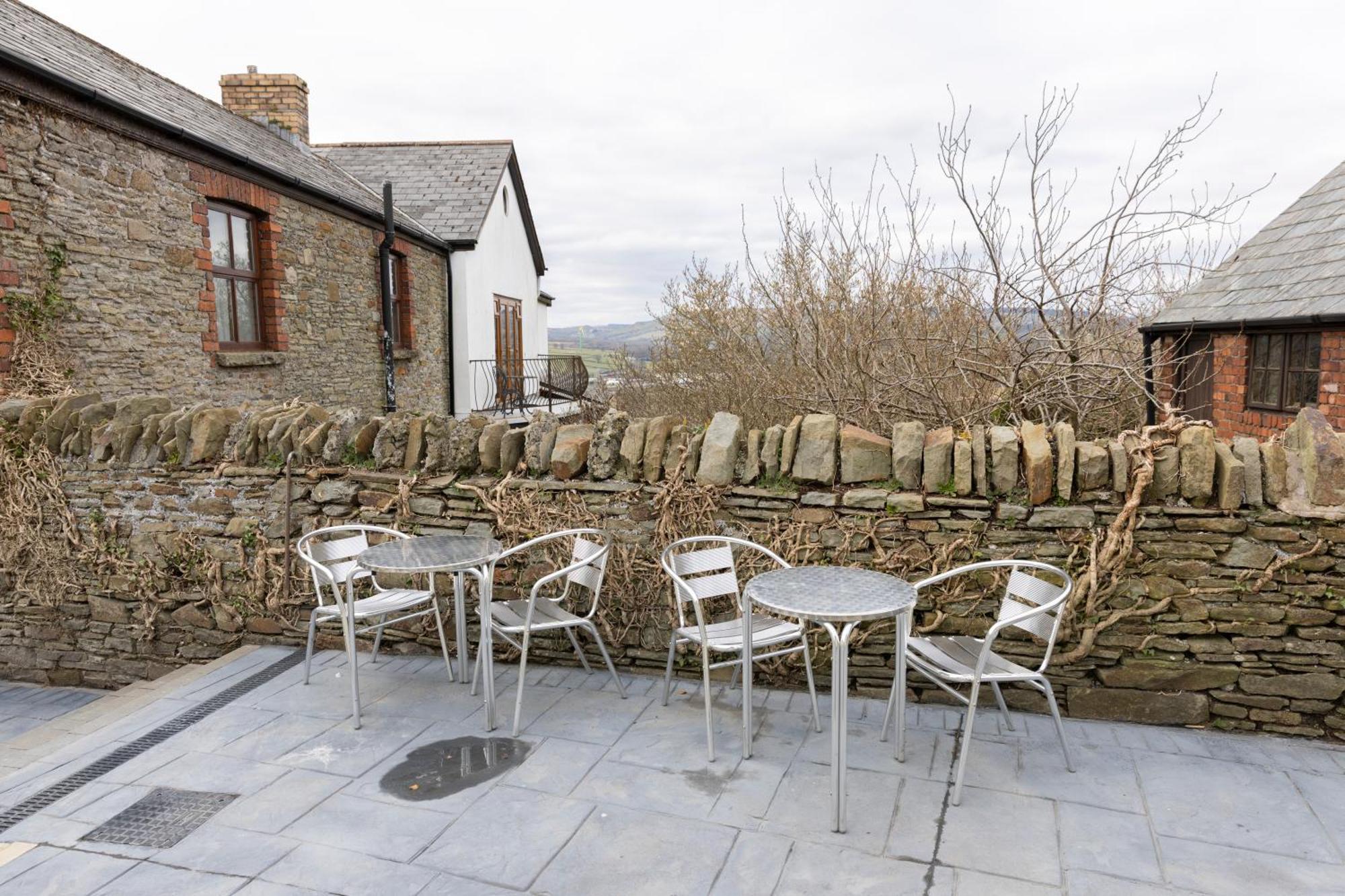 The Bear Inn Llantrisant  Exterior foto