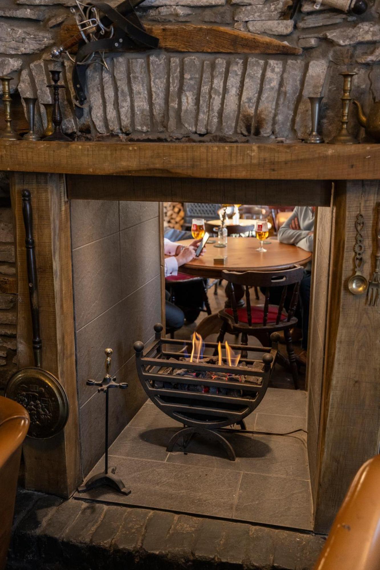 The Bear Inn Llantrisant  Exterior foto